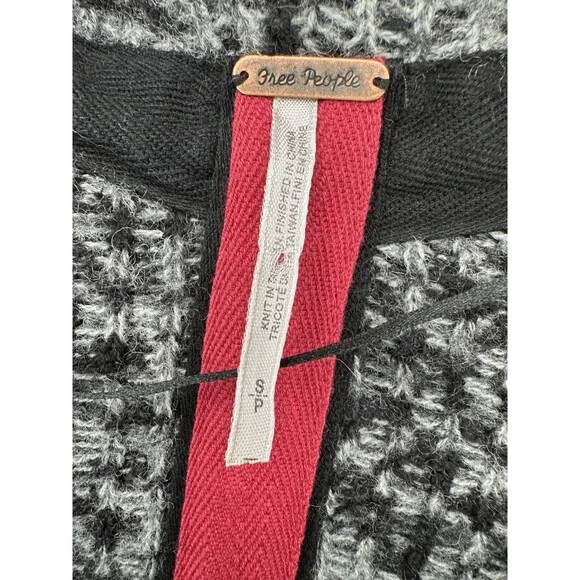 Free People whimsical Womens S over sized Black Gray Lace Pull Over Hoodie - Picture 6 of 10